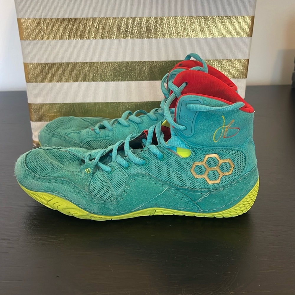 Rudis youth wrestling shoe